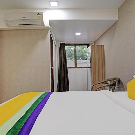 Glitz Hotels Golden Birds - Mahape, Navi Mumbai Bagian luar foto