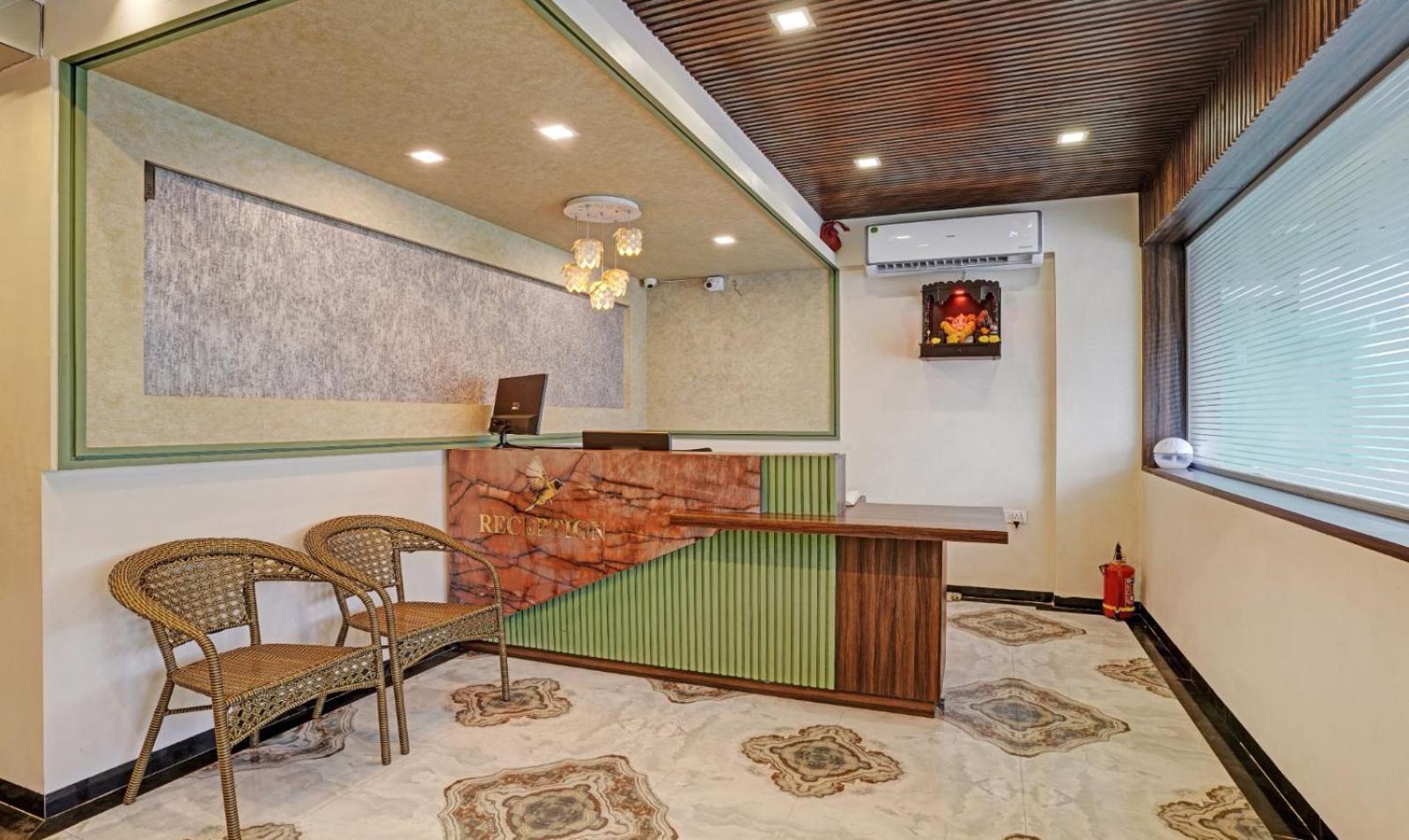 Glitz Hotels Golden Birds - Mahape, Navi Mumbai Bagian luar foto